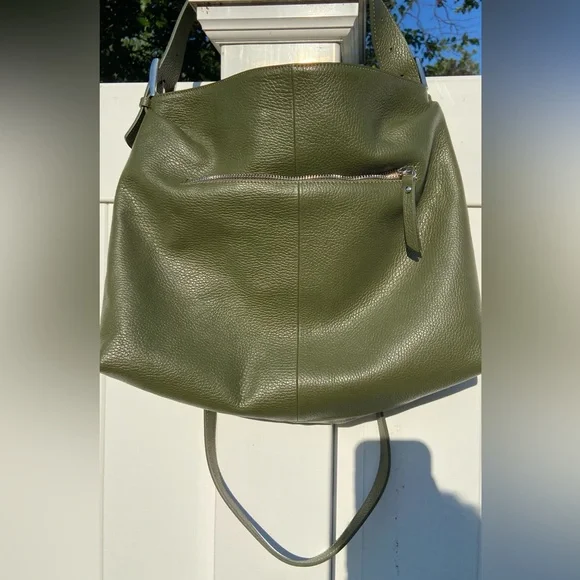 Pelletteria Veneta leather olive 2-way crossbody/shoulder bag w silver hardware - Picture 3 of 6